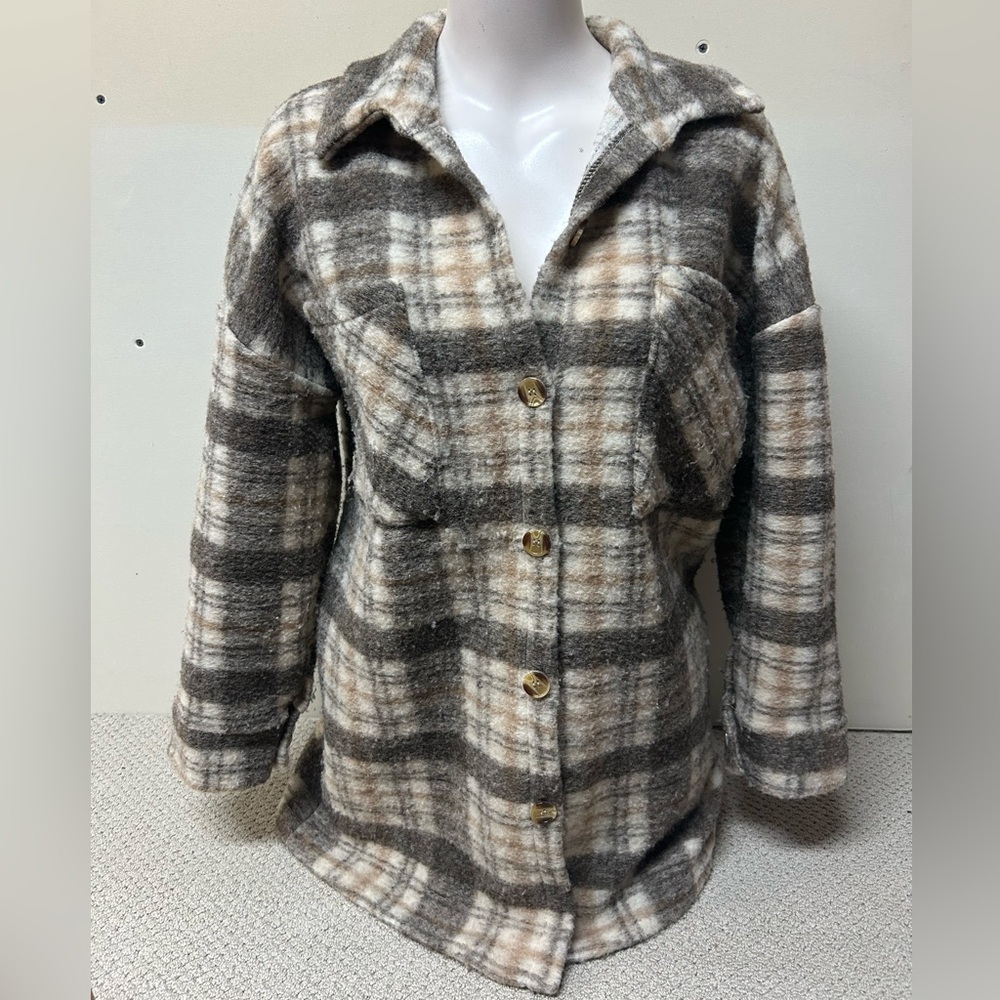 2/$75💥- SHACKET | Women’s V&L shacket size medium (fits oversized)